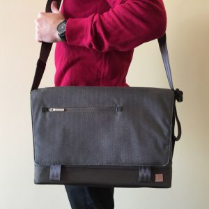 messenger bag moshi