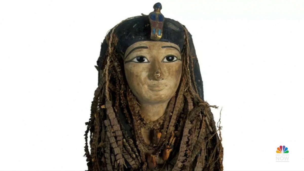 figure of an ancient pharoah