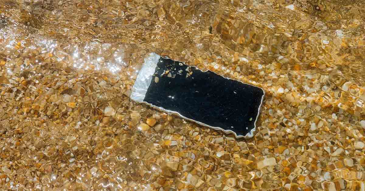 smartphone in the ocean