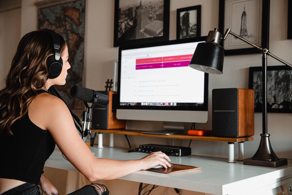 woman using a mac desktop