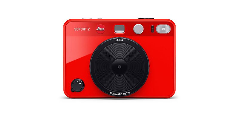 red leica camera