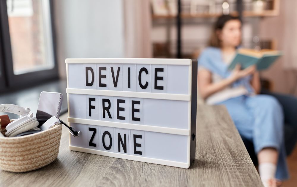 device free zone sign